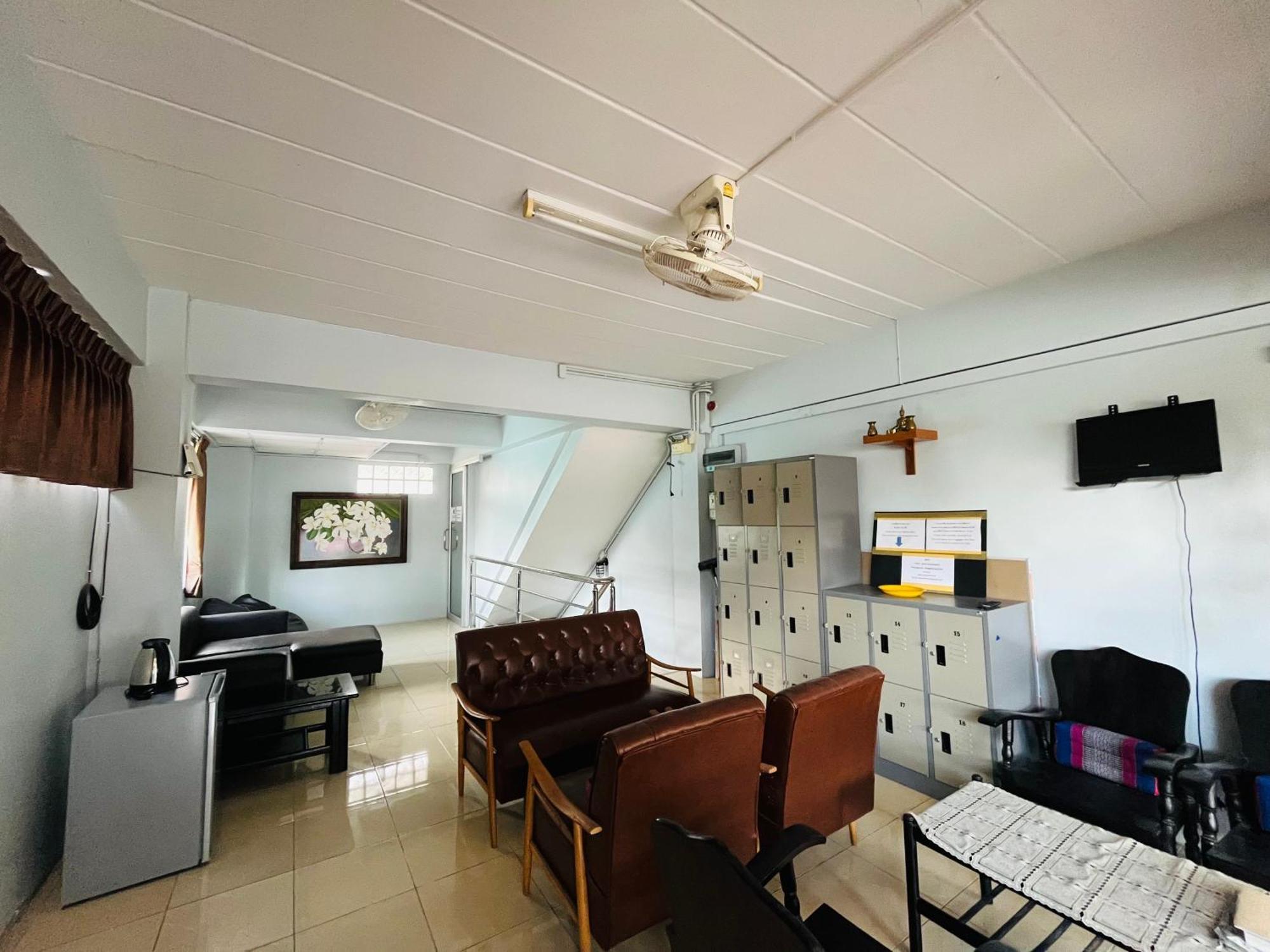 Patone Hostel Phra Nakhon Si Ayutthaya Exterior photo